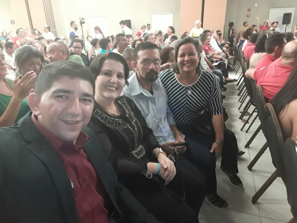 sindagri_ce's tweet photo. A diretoria da UNAFA Federação e SINDAGRI participou, na noite de ontem, de um encontro com o Governador Camilo Santana e os movimentos sociais. Dimas Oliveira, também secretário de mobilização da CSB e coordenador do Fuaspec, representou as entidades no evento. https://t.co/g1TFBcDImd