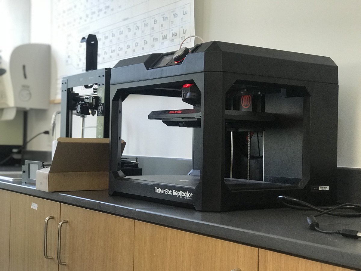 MrsBissereth's tweet photo. Day 3 of the @AISD_Science and @AISDMathematics #ASMXCON18 : showed up 2 HOURS early! Why? Because I get a refresh on 3D printing AND a #MonoPriceMakerSelectPlus 3D printer!#AISDProud #AISDInnovates #BLENDify #EastsidePride #VivaZavala #3Dprinting https://t.co/xoR0Hn7B54