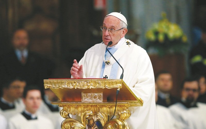 samirsinh189's tweet photo. #PopeFrancis calls for a firm stand against #HumanTrafficking; says it abets forced labour, sex trade, organ trafficking, begging rackets, etc. Greed, lust and power along with acute economic imbalance are the root causes; universal antidote of #spirituality required. https://t.co/SBTq0GTPWW
