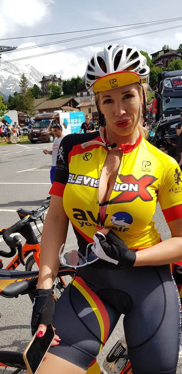 Porn Pedallers on X: Boob envy @more_milf @tindrafrost   / X