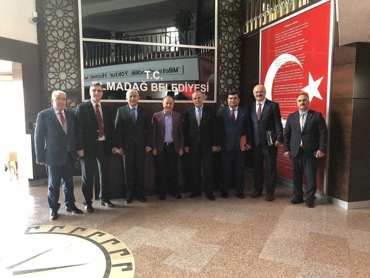 EGO Bürokratları olarak Elmadağ Belediye Başkanımız @bbgazisahin  abimizi ziyaret ettik. İlçenin ulaşım sorunları hakkında görüştük. Misafirperverliğinden dolayı kendisine ve ekibine çok teşekkür ederiz. <a href="/mustafatuna0606/">Prof. Dr. Mustafa Tuna</a>