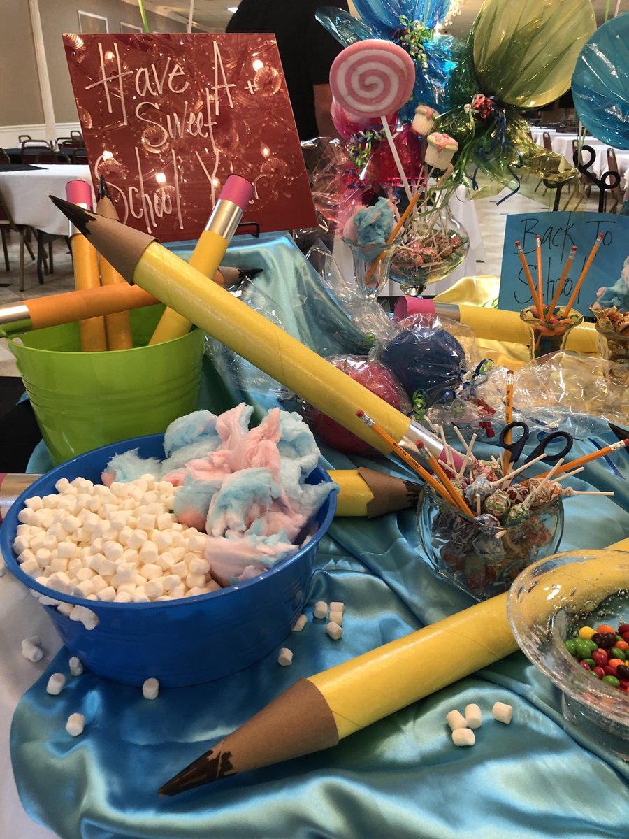 CommSpiritBank's tweet image. Teachers make learning a piece of cake... 🍰 So let’s treat them to that &amp;amp; more! 🍭🍪🍥 Can’t wait to kick off back to school week with our Belmont teachers today! #BackToSchool #BackToCool #GoCardinals