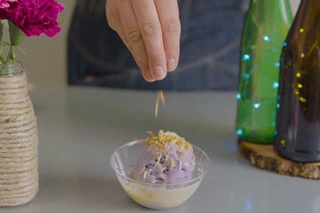 And for our National Ice Cream Month grand finale (1 day late, technical difficulties!): vanilla-ube ice cream from <a href="/chefkryssie/">Krystal.</a>.eats! She gets a beautifully smooth and creamy consistency by blending the base and then freezing it with liquid nitrogen. We… ift.tt/2AyzGss