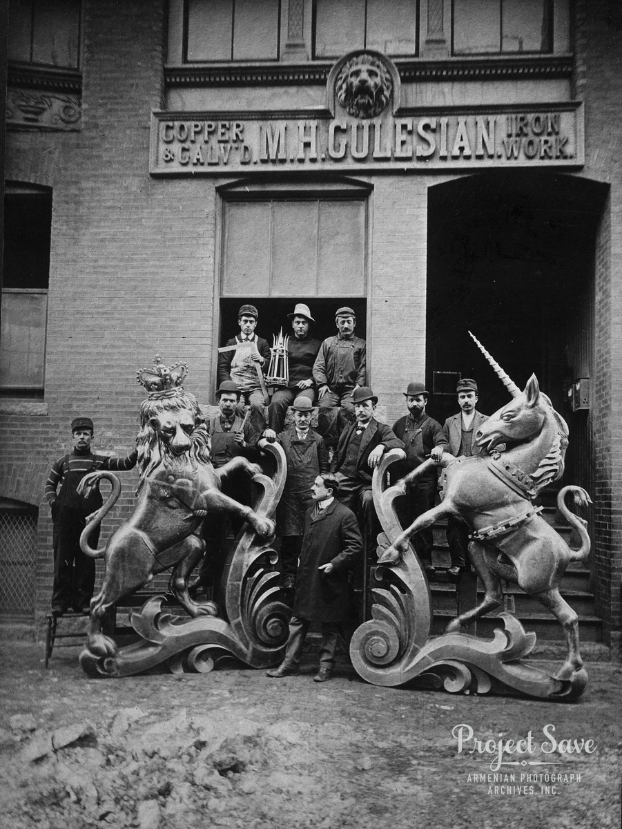 aratherat's tweet image. M. H. Gulesian, Copper &amp;amp; Galvanized Iron work, Harrison Avenue, Boston, 1901
⚒
Moses H. Gulesian, a master coppersmith from Marash, stands with his staff between their lion &amp;amp; unicorn which still grace the Old State House, one of the oldest public buildings in the US
#ProjectSave