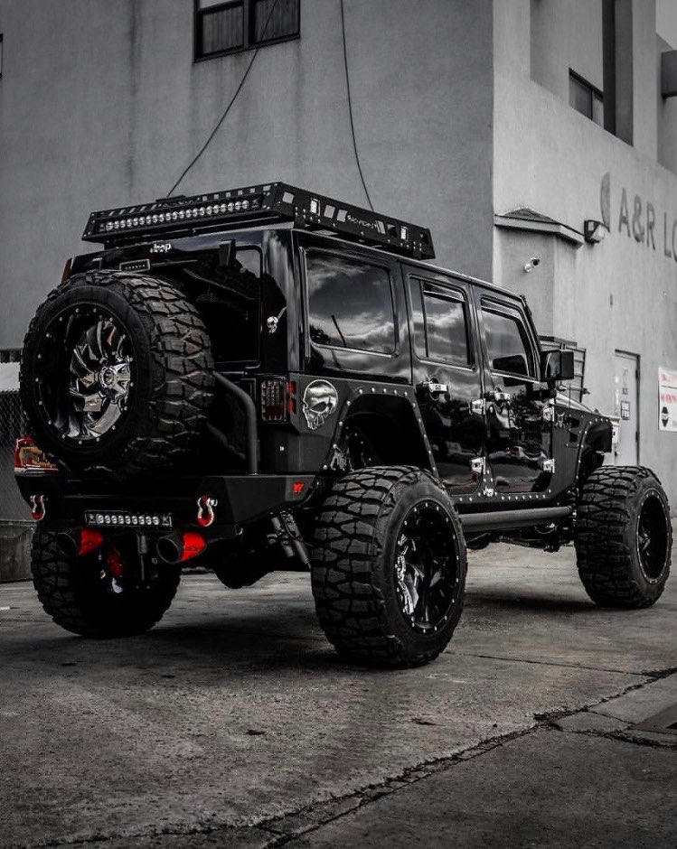 DARK KNIGHT😈
