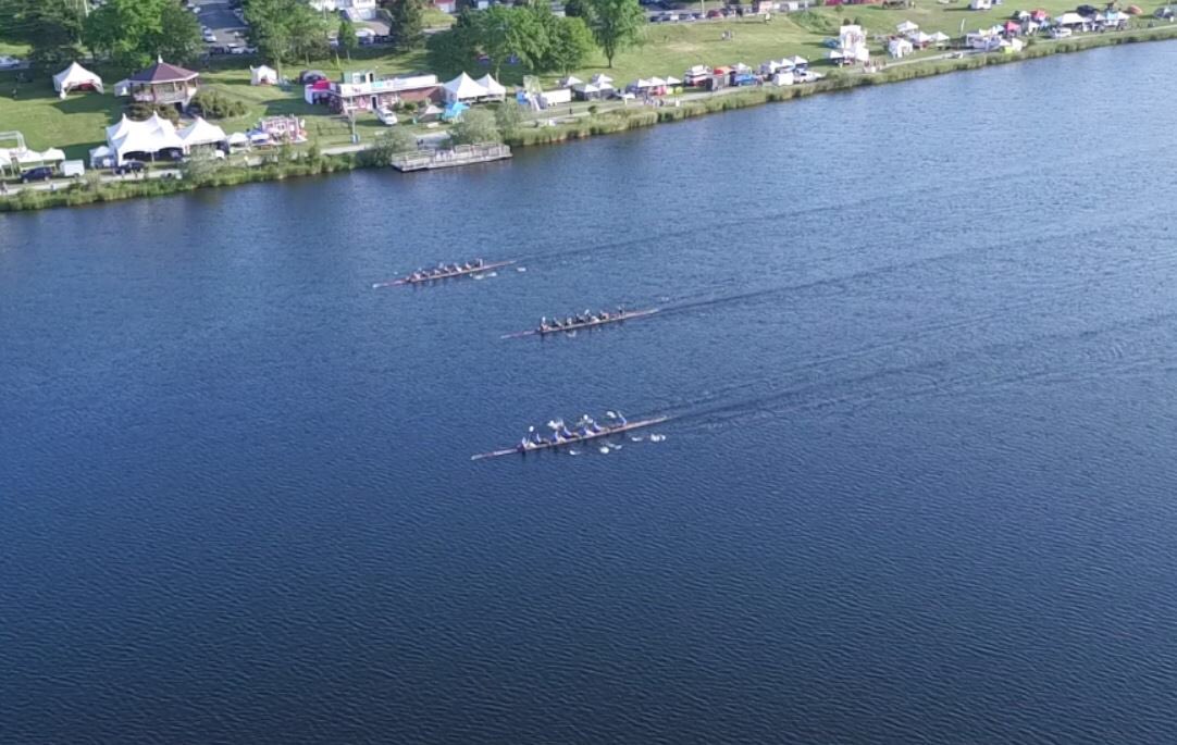 cloudbreakernl's tweet photo. A couple of shots from our screen of the @m5agency #Regatta200 team breaking the women’s record this morning. Congrats ladies! https://t.co/TmPvD3SRgb