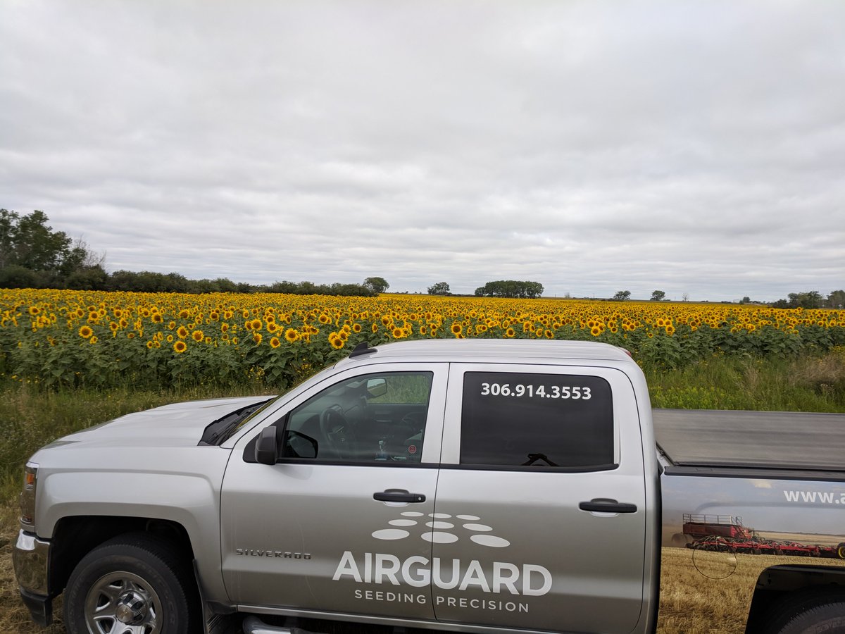 airguardinc's tweet image. Traveling across the Canadian Prairies. Airguard Seed Brakes and Blockage Prevention Systems work with any color  #plugfree