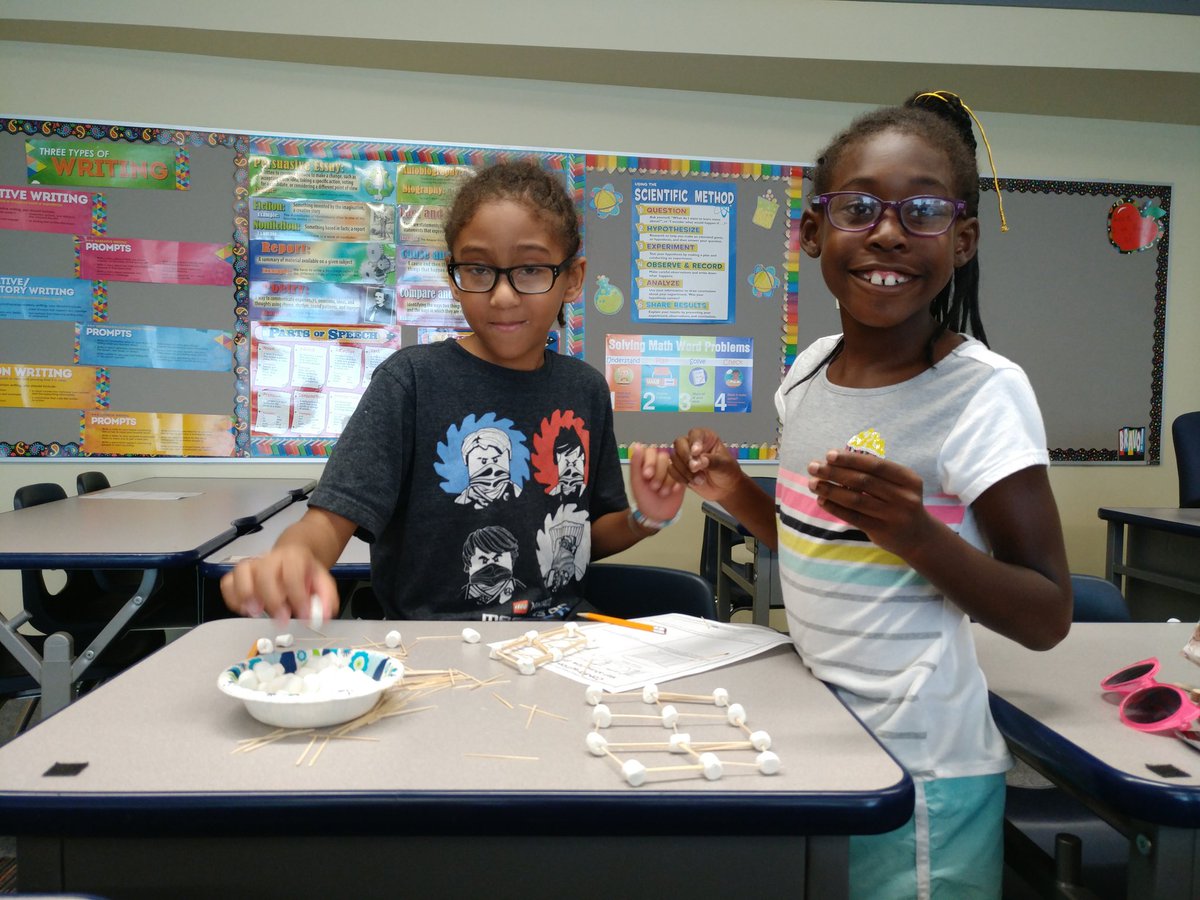 ChallengeMeMrsT's tweet photo. How much weight can our marshmallow bridges hold? Binghamton City School District campers investigate bridge structure. #ImaginationAdventure #BPatriotProud #EdibleEngineering #CrazyConcoctions https://t.co/lard6gwIlr