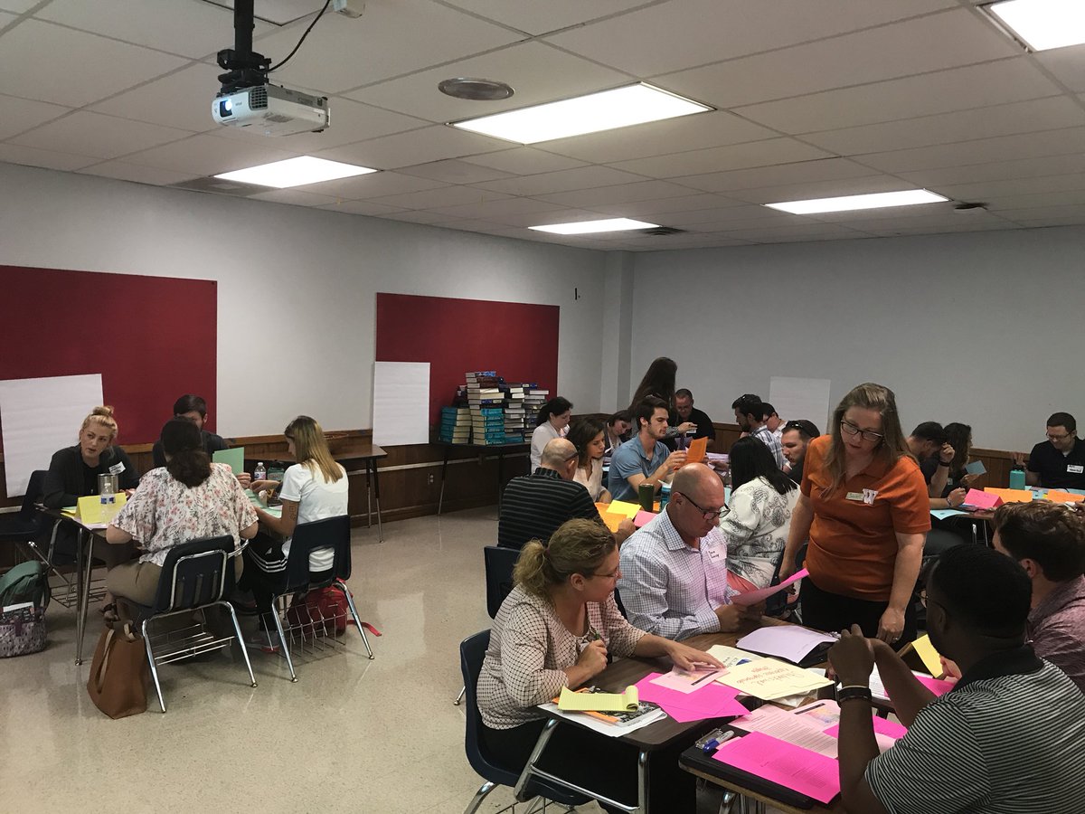darrell_emanuel's tweet photo. Secaondary @SocStudiesRRISD new teachers just finished their “Why”. Now they are discussing the “How” with @jennifer_rrisd @MeghanDougRRISD @Natalie_RRISD @AnndreaHarrold https://t.co/HJkaApnhOC