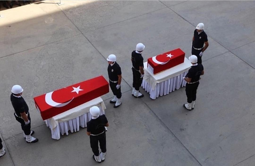 abdulhamitgul's tweet photo. Döktüğünüz bebeğin ve annenin kanı sizi boğacak #BebekKatiliPKK https://t.co/GVZ1WwFdYX