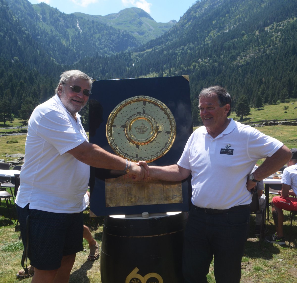 Saint_Lary_Fr's tweet photo. Le @CastresRugby était au Rioumajou aujourd'hui ! https://t.co/YEmJpME5xD