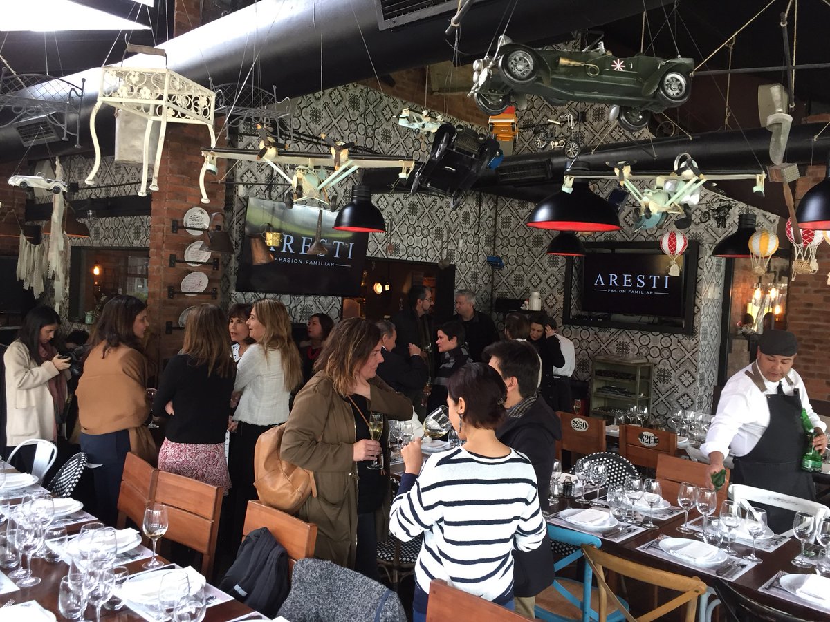 Ya comienza nuestro gran lanzamiento #LoNuevodeAresti en #lacabrerachile <a href="/winesofcurico/">Ruta del Vino Curicó</a> <a href="/jusabiaga/">Jon Usabiaga</a> <a href="/Nachomontt32/">Juan Ignacio Montt</a>