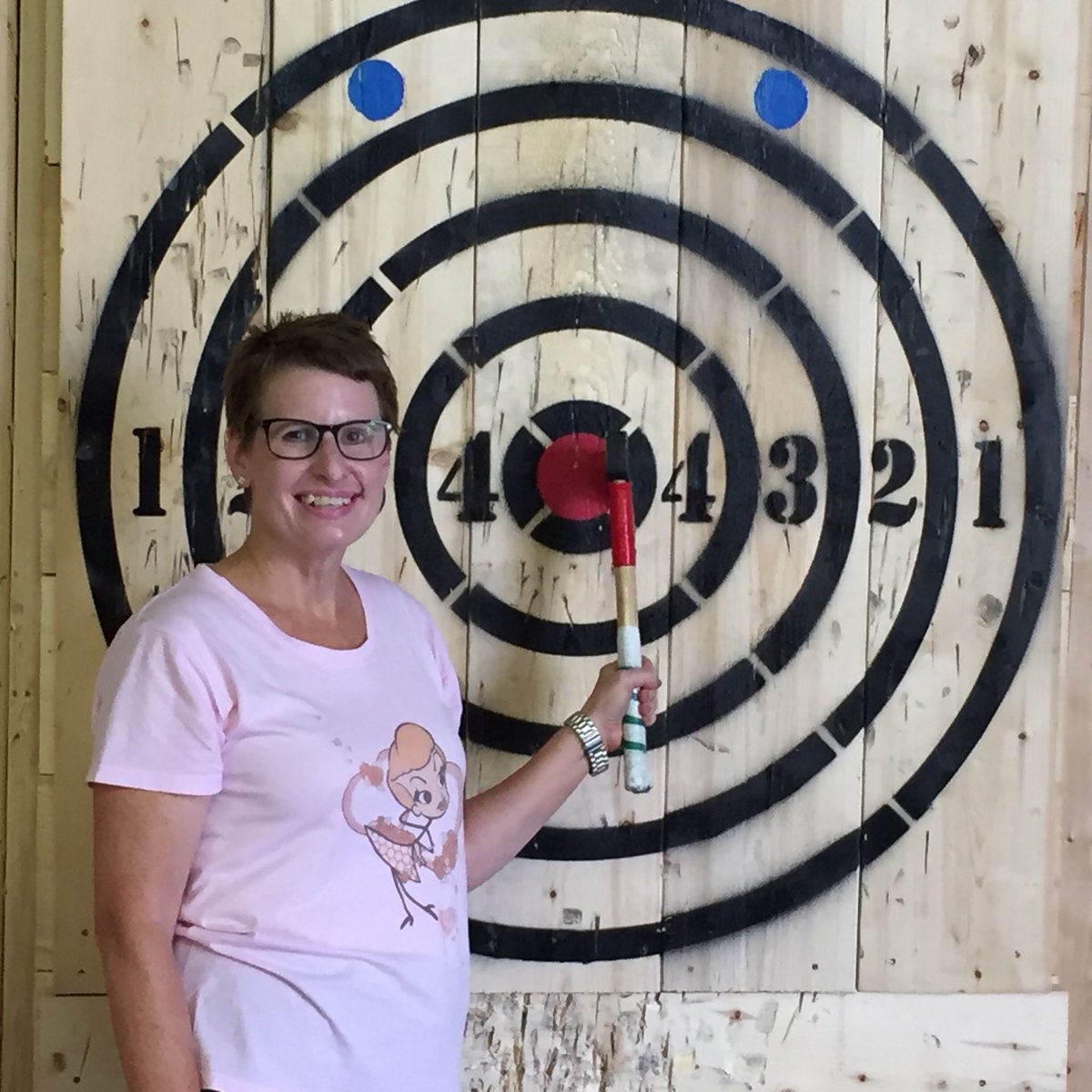 RDichotomyK's tweet photo. Axe Updates ! Our team captain is nailing the Bullseye ! @ohiometgirl31 #classaxe ! https://t.co/mSs1zycauM