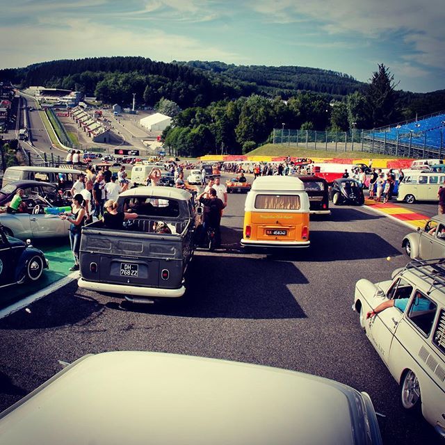 Shot from #lebugshow a few years ago, hope everyone heading to SPA this weekend has a safe trip and a top weekend #circuitdespafrancorchamps #aircooledlife @wolfsburgweedhuggers ift.tt/2LFSye2