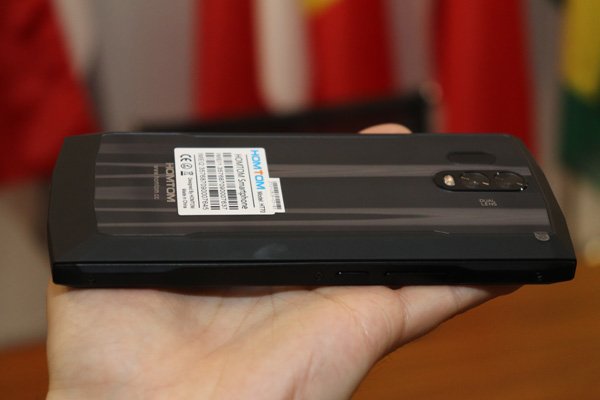 notebookitalia's tweet image. HOMTOM HT70, il battery-phone da 10000 mAh con dual-camera e display borderless. è in offerta lampo su Tomtop a soli 129€ + spedizione in Italia notebookitalia.it/homtom-ht70-ba… #homtom #homtomht70 #ht70 #battery #batteryphone #tomtop #offerta