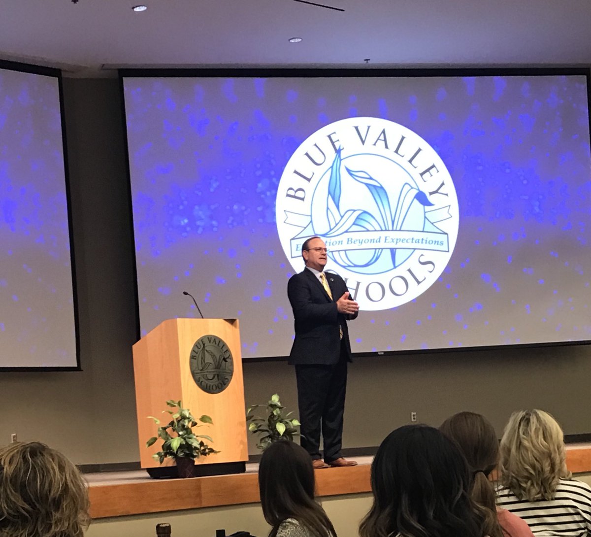 LeopardsLES's tweet photo. Welcoming new staff to @bvschools and @LeopardsLES for the 18.19 year! So happy to have you join us! #thestoryofus #wearefamilyLES #teachLES https://t.co/V0MyTPyaH1