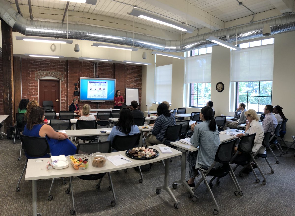 ct_emerging's tweet image. Yesterday we held a #LunchandLearn, Advocacy: Magnify Your Voice! Great turnout and awesome knowledge sharing by speakers Kate Robinson, Gallo &amp;amp; Robinson and Laurie Julian, Evans &amp;amp; Associates. #advocacy #affordablehousing #ct