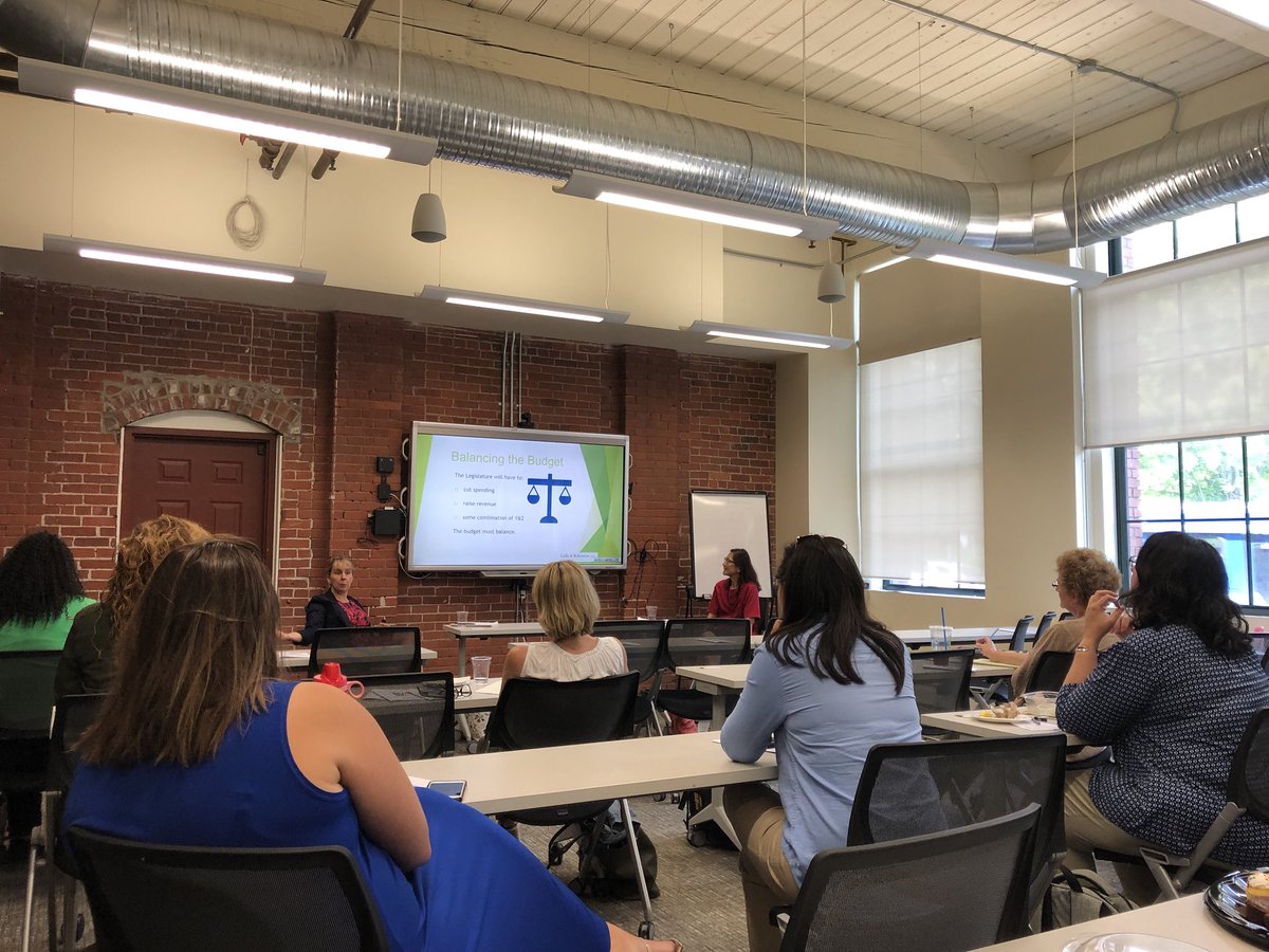 ct_emerging's tweet image. Yesterday we held a #LunchandLearn, Advocacy: Magnify Your Voice! Great turnout and awesome knowledge sharing by speakers Kate Robinson, Gallo &amp;amp; Robinson and Laurie Julian, Evans &amp;amp; Associates. #advocacy #affordablehousing #ct