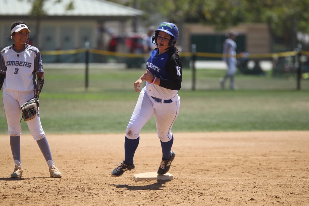 patricktakk's tweet image. Kassandra Machado Of #SEIntensity hits a massive solo HR to tie the score at 3-3 Against #TXBombers in #WinnersBracket matchup. @Socalsidelines #PGFNationals @PGFnetwork #14UPremier