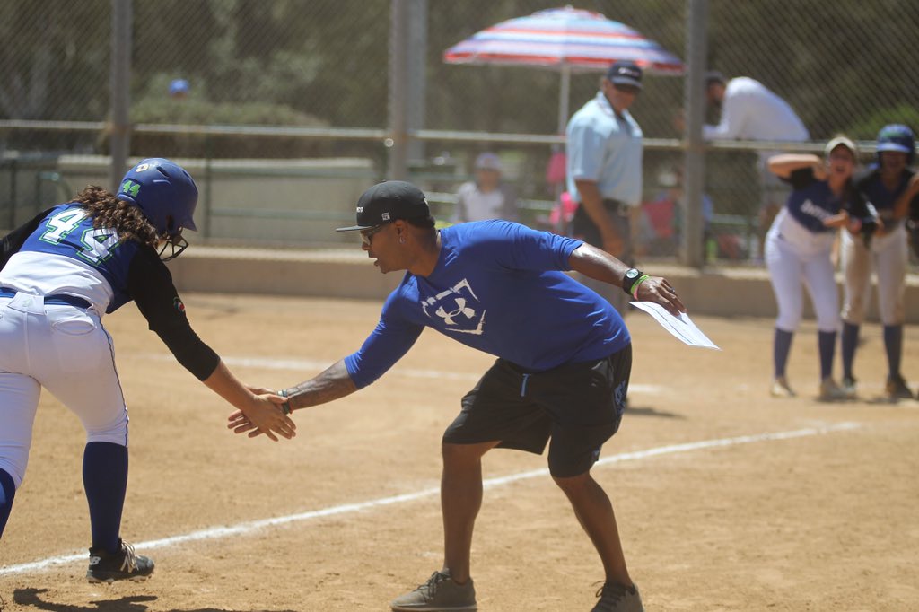 patricktakk's tweet image. Kassandra Machado Of #SEIntensity hits a massive solo HR to tie the score at 3-3 Against #TXBombers in #WinnersBracket matchup. @Socalsidelines #PGFNationals @PGFnetwork #14UPremier