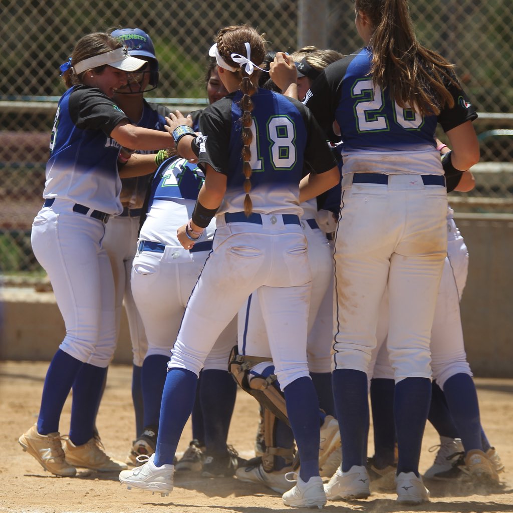 patricktakk's tweet image. Kassandra Machado Of #SEIntensity hits a massive solo HR to tie the score at 3-3 Against #TXBombers in #WinnersBracket matchup. @Socalsidelines #PGFNationals @PGFnetwork #14UPremier