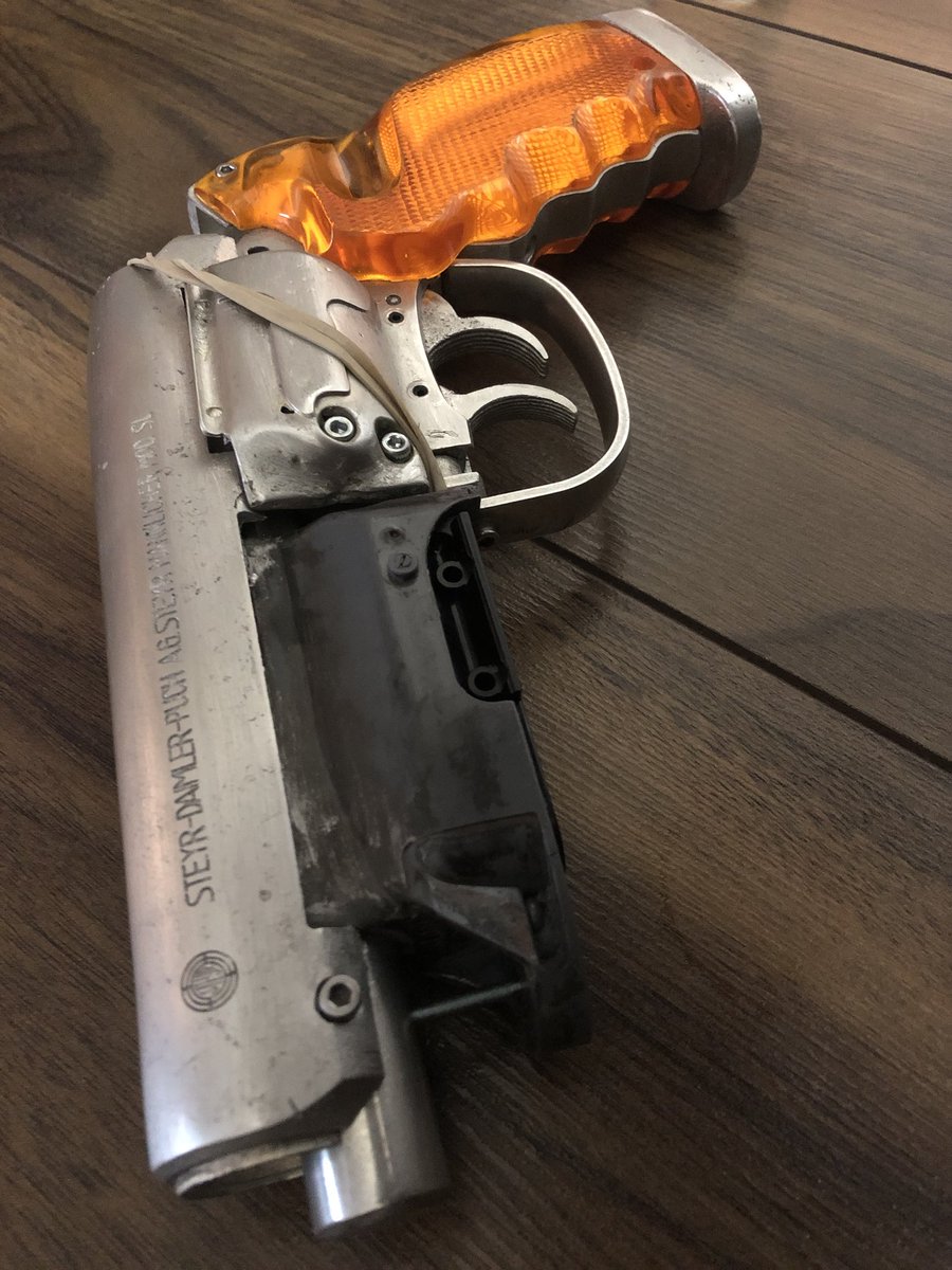 MrdashboFx's tweet photo. @donttrythis scratch built blade runner blaster, made from pewter and resin. (Unfinished) it’s going to be a real beat up weathered version. #justforfun https://t.co/ip8x0zF1ex