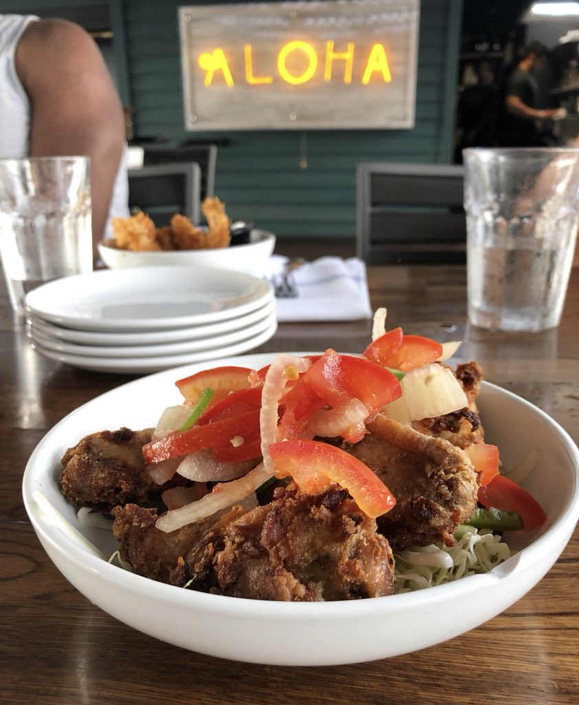 Our onolicious Filipino #Adobo Wings: Crispy, Tangy, Savory Wings & Drums, topped with Adobo Lomi 👌

PC: @4theloveoffood_phx