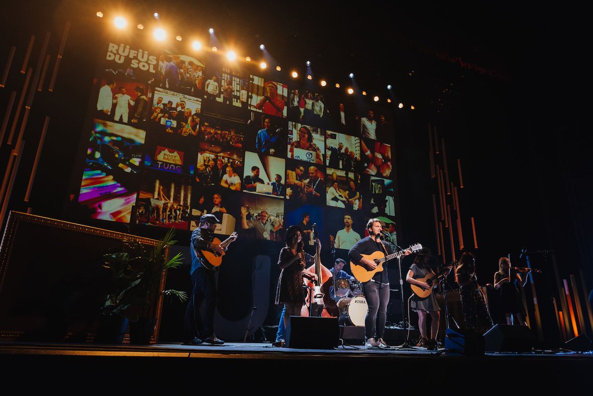 tune's tweet photo. Video of the #Postback18 opening act feat. @PeterHamilton & the Fine Tuners is here and it's 🔥🔥🔥 https://t.co/ztvp2qCEWs #mobile #marketing https://t.co/sCZSQpkpaj