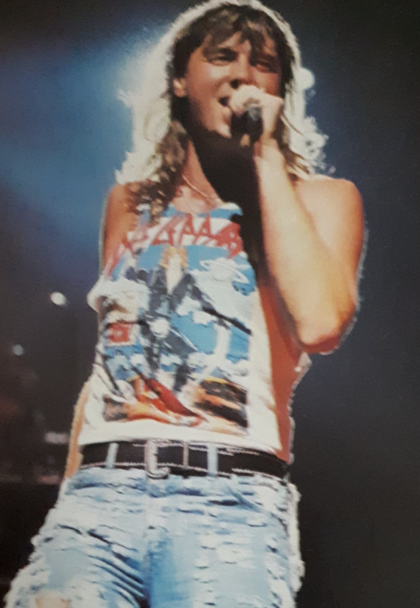 Happy Birthday to the great vocalist of Def Leppard Mr. Joe Elliott!   