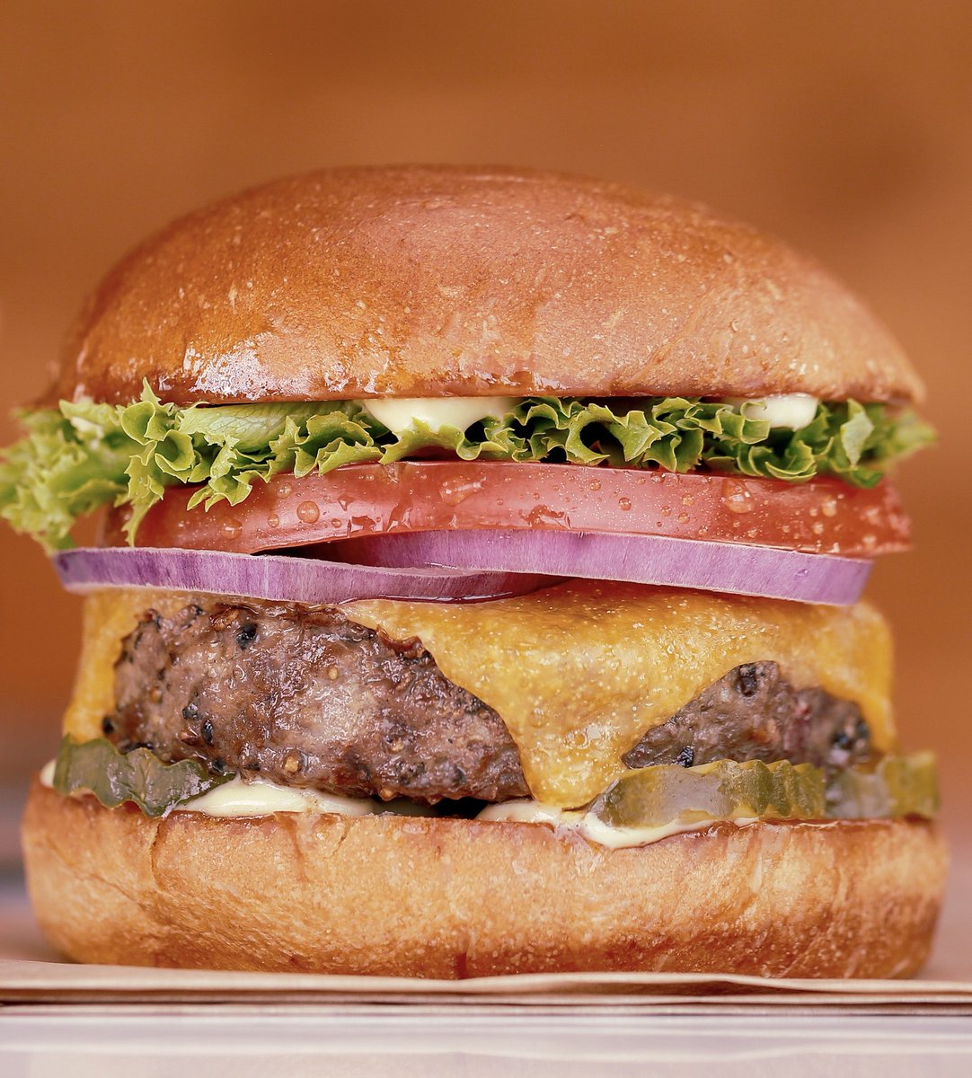 larkburger's tweet photo. Happy #ColoradoDay! Time to eat THE Colorado burger 😉
#ColoradoBorn
#ColoradoRaised https://t.co/Ks7lZJTUYo