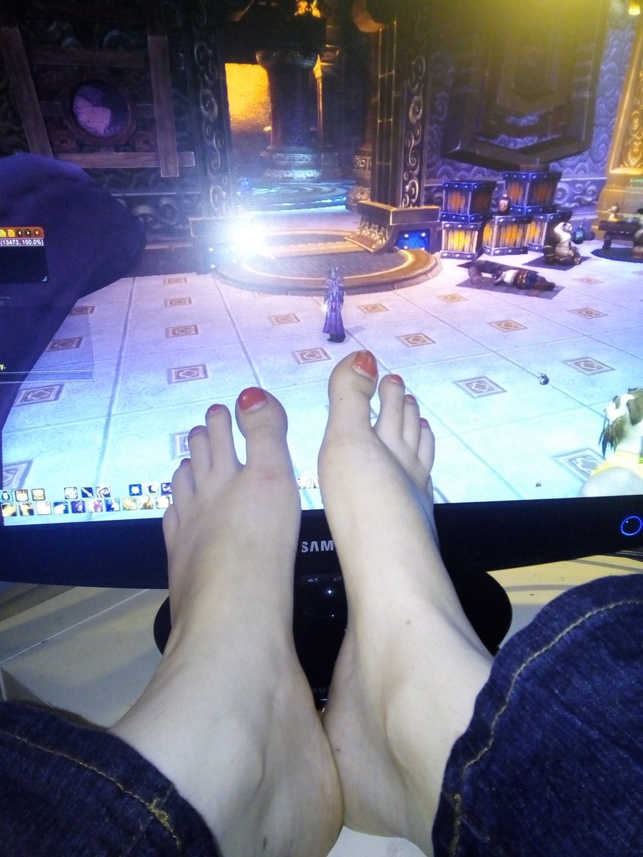 CandyDelight88's tweet photo. These #feet could crush your balls as easily as I crush the #alliance streaming now watch and $end #findom #paypig #footfetish #gamergirl #twitch https://t.co/Z1PEdJ3VuH