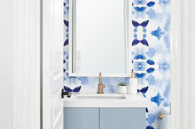 njtrube's tweet photo. H&amp;H: We love how you used chevron floors in this bathroom! What are some of your favorite ways to add wow factor? CS: Thanks! We loved using this chevron pattern to elevate an otherwise simple tile. There are so many ways bring inte https://t.co/97rww3sH88 https://t.co/Nhy0ExhUCz