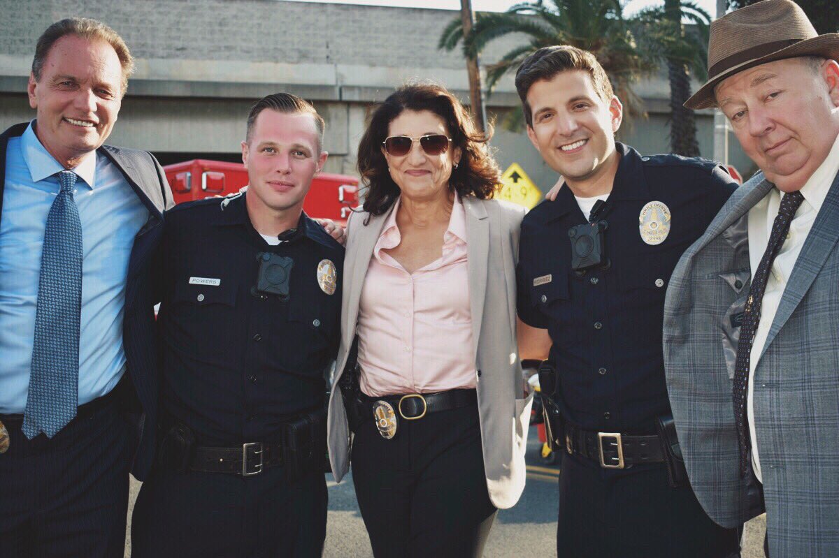 And we are back at it... The dream team is back on set @BoschAmazon  <a href="/aquino_amy/">Amy Aquino</a> <a href="/ryandahern/">Ryan Ahern</a> #BoschAmazon <a href="/Connellybooks/">Michael Connelly</a>