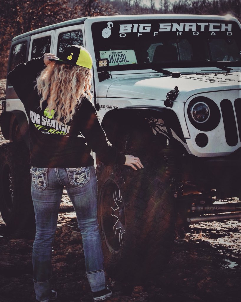 BigSnatchOffrd_'s tweet photo. The Big Snatch Crew here wishing everyone a Happy HUMP DAY‼️‼️‼️ Our exclusive #snatchbabe @jku_inked_girl rockin’ our SNATCH SWAG shirt and hat 🤟🏼 What’s your favorite snatchswag?? We wanna see you in Big Snatch GEAR‼️‼️ #bigsnatchoffroad #bsor https://t.co/JGzg5T8ooH