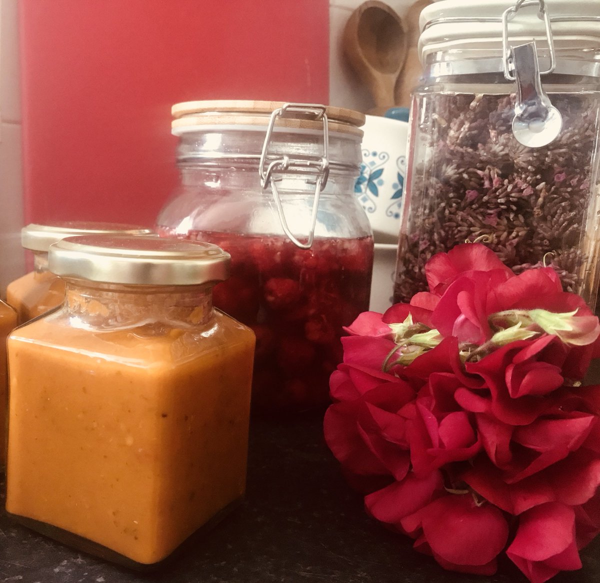 AndForage's tweet photo. A day away from the flowers but feeling a lot like my icon Barbara Good from #thegoodlife ... happy days or hippy days #allotmentlife #sustainablelife #selfsuffient #hippychick #harvest https://t.co/48KtNmcYrR