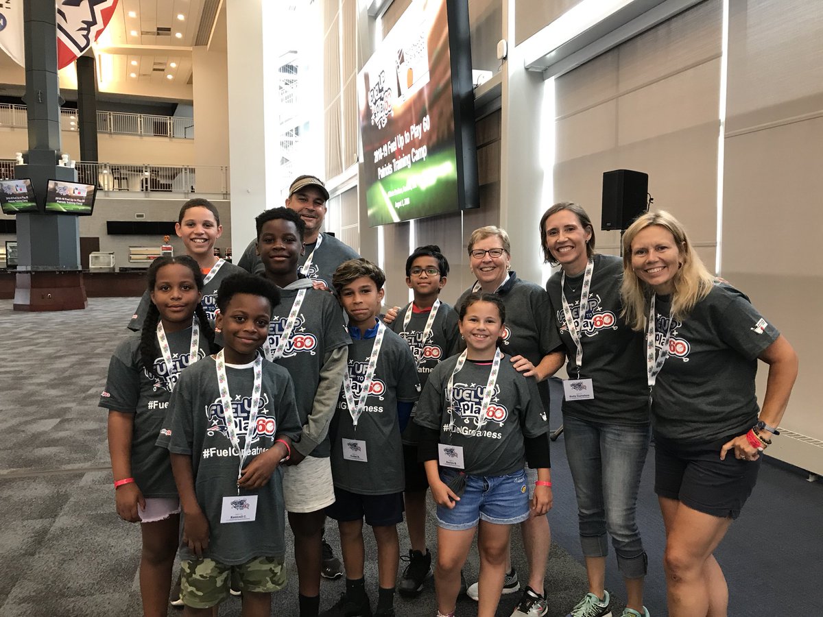 school_magnet's tweet photo. @FUTP60 @NewEnglandDairy @HartfordSuper Thank you so much for hosting us for the kick-off to Fuel Up to Play 60 at our school this year!! We are so excited to promote and participate in even better nutrition and activities! https://t.co/nR4NLTbbYG