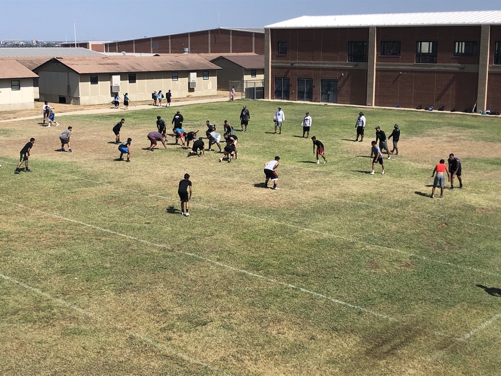 USPanthers's tweet photo. 🚨🐾Panther Football Camp Day #3🐾🚨 Our Freshman lining up and working Team Alignment! #RISEwithUS #USGrinding #SouthSidePower https://t.co/vN62ah8CcS