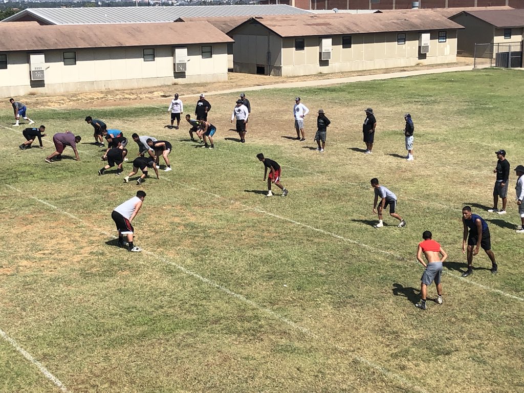 USPanthers's tweet photo. 🚨🐾Panther Football Camp Day #3🐾🚨 Our Freshman lining up and working Team Alignment! #RISEwithUS #USGrinding #SouthSidePower https://t.co/vN62ah8CcS