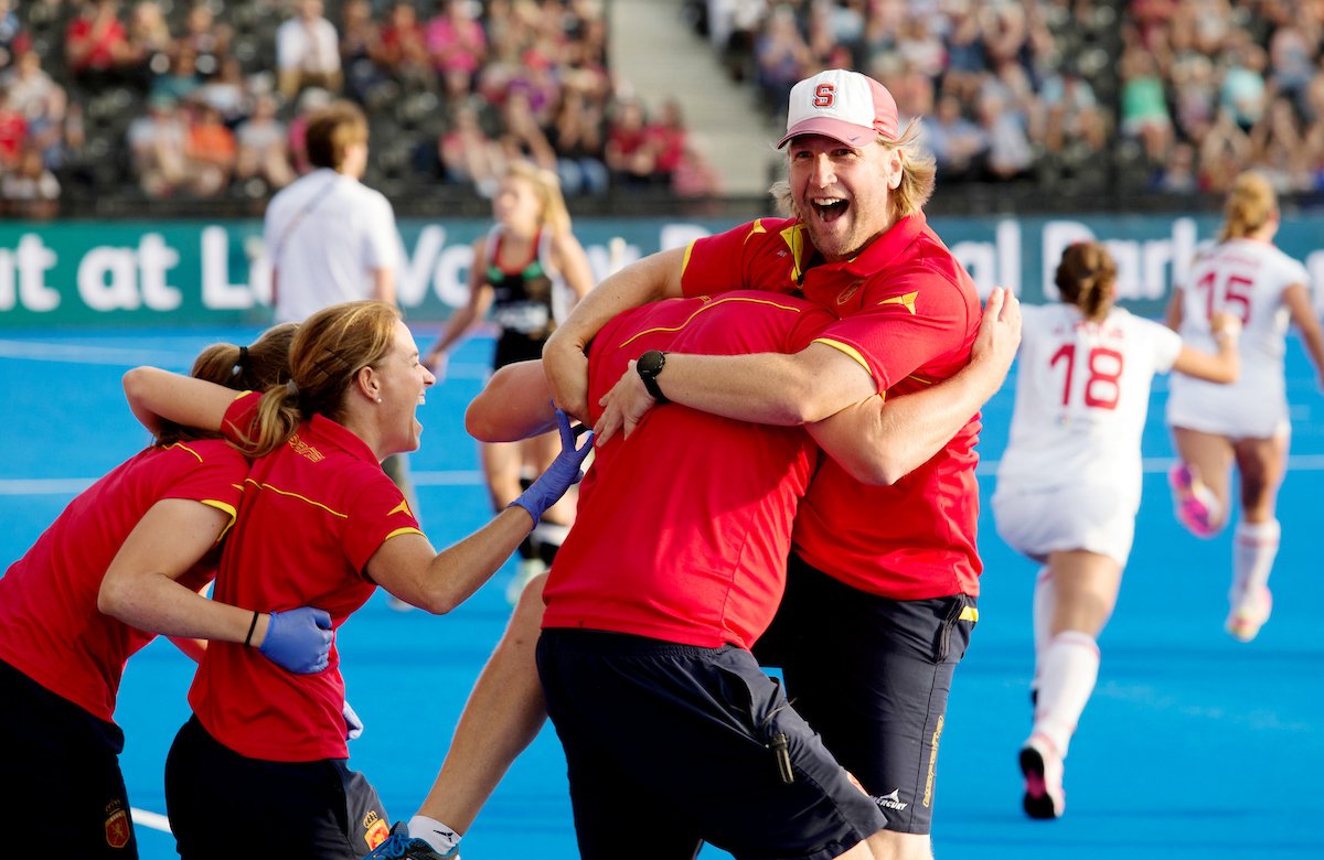 When you reach the #HWC2018 semi-finals... Congratulations <a href="/RFE_hockey/">RFEH Hockey</a> 👏