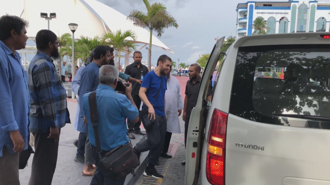 JAMIYYATHSALAF's tweet photo. Sheikh Muhammad Tim Humble has arrived to the Maldives. Alhamdhulillahi. Events of #thecall2018 will begin with The Ruqyah workshop on 2nd August 2018 @8:30 am @IUM a Hall in sha Allah. https://t.co/EVdMCDsloE