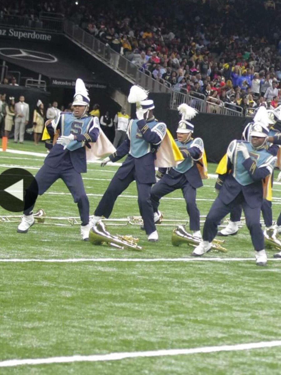 Trvppenstien's tweet image. HappyAugust1st #Fall15 #LASTRIP💙💛