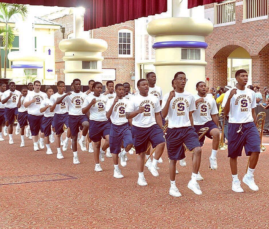 Trvppenstien's tweet image. HappyAugust1st #Fall15 #LASTRIP💙💛