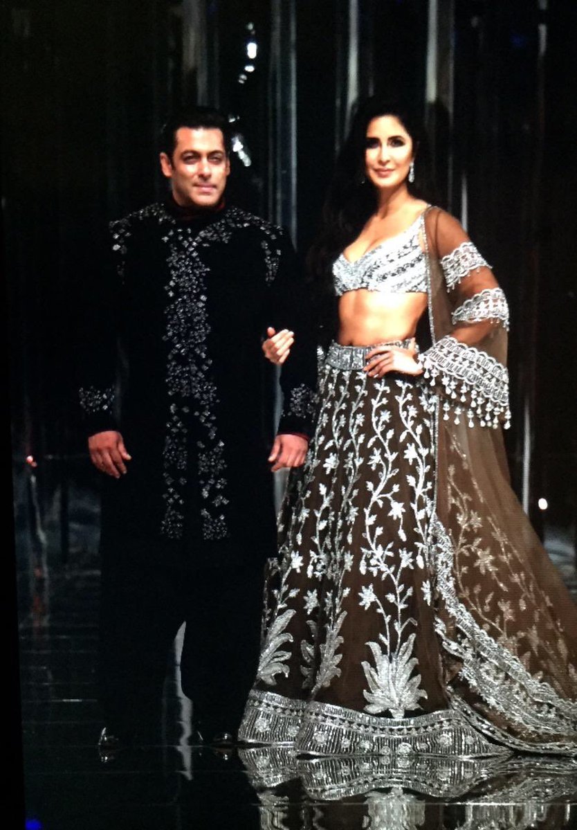 Can't take my off these too.😍😍😍 Mahnn!! They're so gorgeous😭😭❤❤❤❤

#SalmanKhan #KatrinaKaif #SalKat #ManishMalhotraLabel