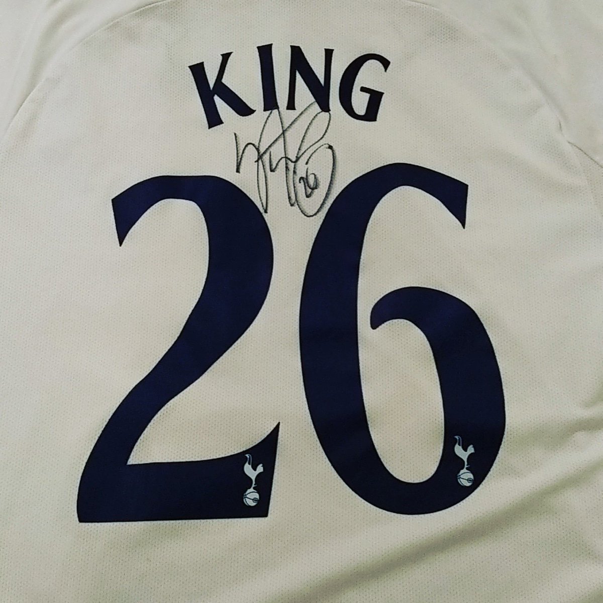 Oranjespur's tweet photo. So many positive experiences &amp; people the last few days w @SpursOfficial in #Minneapolis but this was the highlight by a mile. I'll never get to wear it again, but that's OK. Thank you @LedleyKing you're brilliant. #tobeframed #SpursInMPLS #SpursInUSA #THFC #COYS https://t.co/RZXWCwGPff