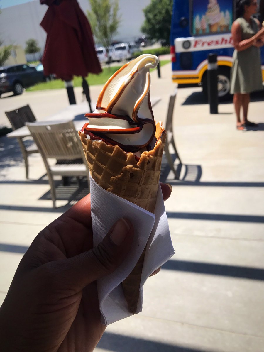 MissKeishaBurns's tweet photo. Feeling like a kid again while cooling off with a chocolate/vanilla soft serve swirl. #mistercool #summer #icecream #timetocooloff https://t.co/iuyT5r3GGl