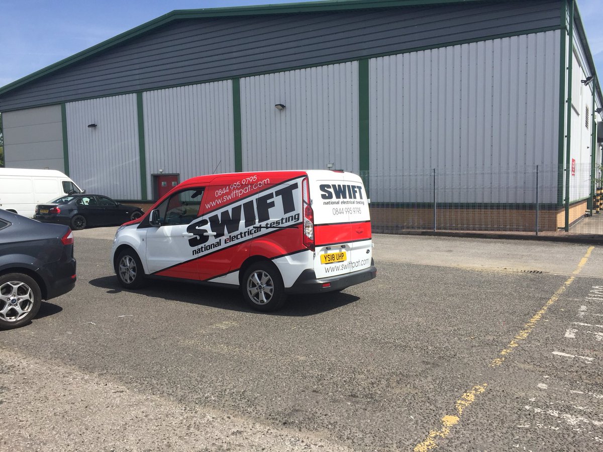 Neil_Borrill's tweet photo. It’s all go at the minute @Business101Hull vehicle livery has been none stop #wraping #wrap #design #VehicleLivery #design #brand #logo #vans #commercial #hull #eastyorkshire #followback #WednesdayWisdom https://t.co/RhEMunoaFC