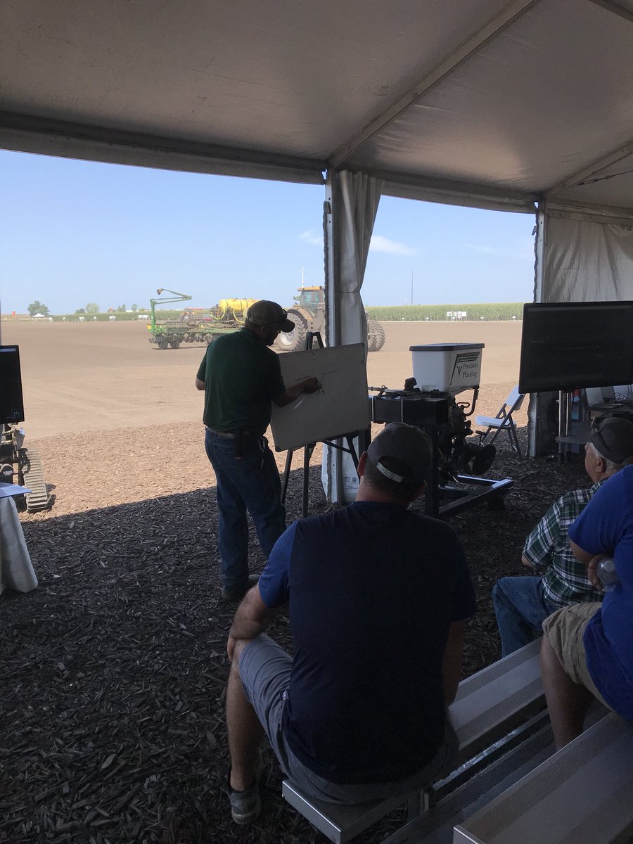 justjoshin_17's tweet image. Had a great time at the @precision_plant #PTIfarm today! @JWebsterAg and his crew have a good thing going here!