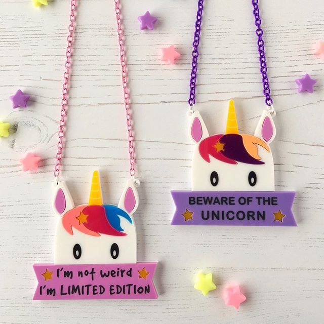 bimba_gru's tweet photo. ⭐️ Would you like to see some new acrylic jewellery in the shop? 🤔⠀
⠀
Happy August! I can't believe how fast these months are passing by! 🗓😱 I took a short break from social media but I've been working on new designs and products and I was wonder… https://t.co/Hes4IY9Is9 https://t.co/HCShqDACxu