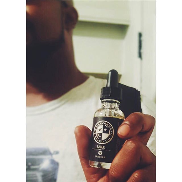 TheAlexanderNCo's tweet photo. Our friend @turfs.auto.detailing is loving his beard oil after a day! Thanks for the photo 📷
.
.
.
#beard #beardnation #beardgang #fade #freshfade #freshcut #allnatural #natural #organic #essentialoils #beardoil #selfcare #potd #customerpost #customerphoto #beardgains https://t.co/M1XGlnnydx