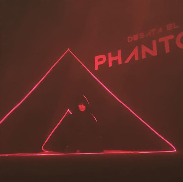 ANALIZPARDO's tweet photo. 🔺 El despertar comienza.  El desafío del tiempo acaece,  el espacio in absentia... #desataelphantom #nikefootball #ilovemyjob ⚽️🔺🖤🔝 https://t.co/oBVQeyj0rz https://t.co/wB1Sxm3KUq